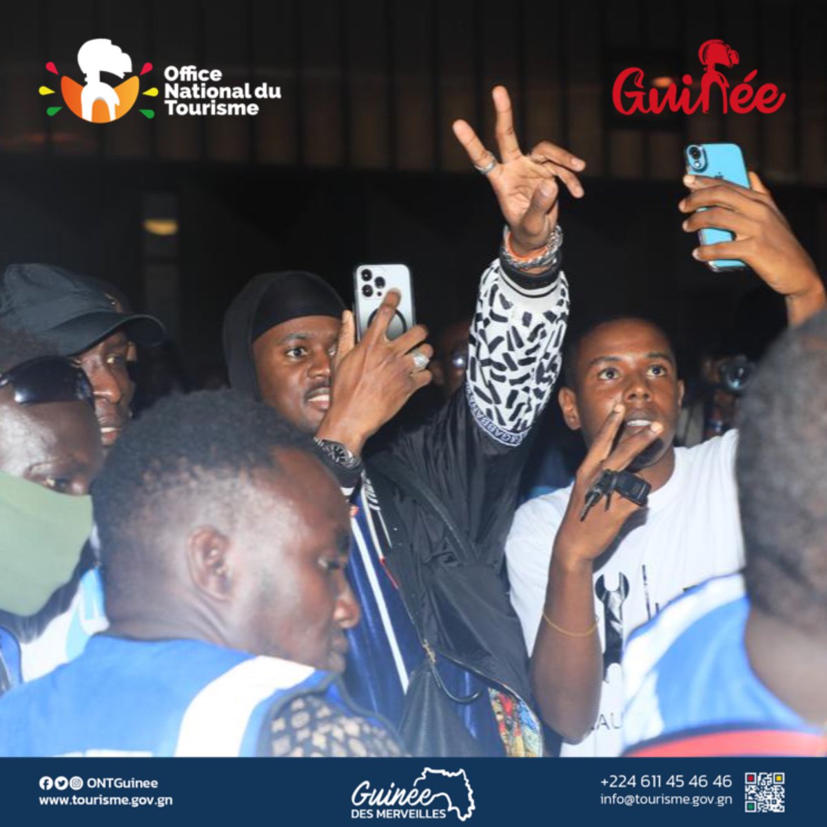 ONTGuinee's tweet photo. [ONT GUINÉE SA/ COOMISGUI👸🏼]

Après @youssouphamusik cet après-midi, c’est au tour de l’artiste @Bmesrimes d’être accueilli par le #COMISSGUI, les Cadres de l’Office National du Tourisme et les fans de l’artiste à @Aeroportast , ce jeudi 23 novembre 2023🙏🏾 https://t.co/gKZtReKmRU