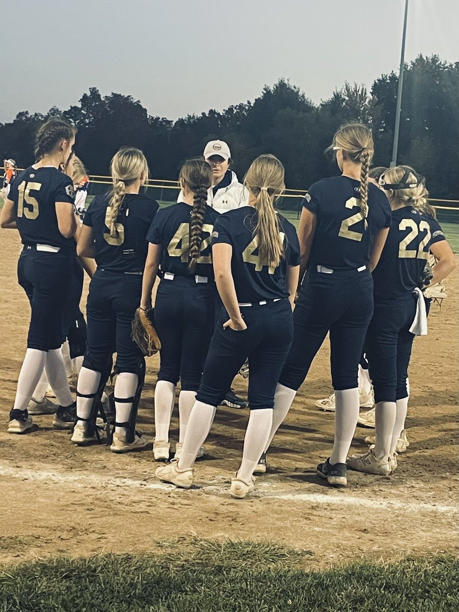 Today I’m thankful for my coaches, teammates and family.🥎💙🌶️ My coaches consistently encourage me to develop as player AND person. My teammates (old and new) are family-we will forever cheer for each other. And my family is ALWAYS there to support me. #gratefulthankfulblessed