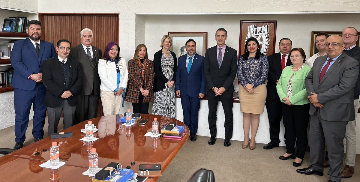 Sembrando las semillas de la cooperación científica entre la Universidad Libre de Brusellas (VUB) y el Instituto Politécnico Nacional (IPN). Encuentro cordial y fructífero entre el Director General Arturo Reyes Sandival y la Vicerrectora Karin Vanderkerken y sus equipos.