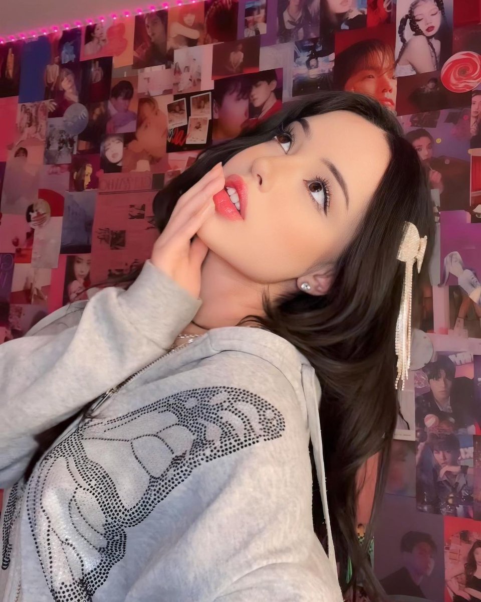 lexieglobal's tweet photo. 🐧🎀🤍🩷 https://t.co/LW8zdV1RvL