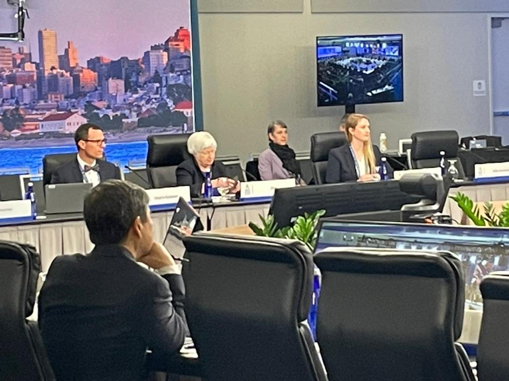 Albert Park tweet media