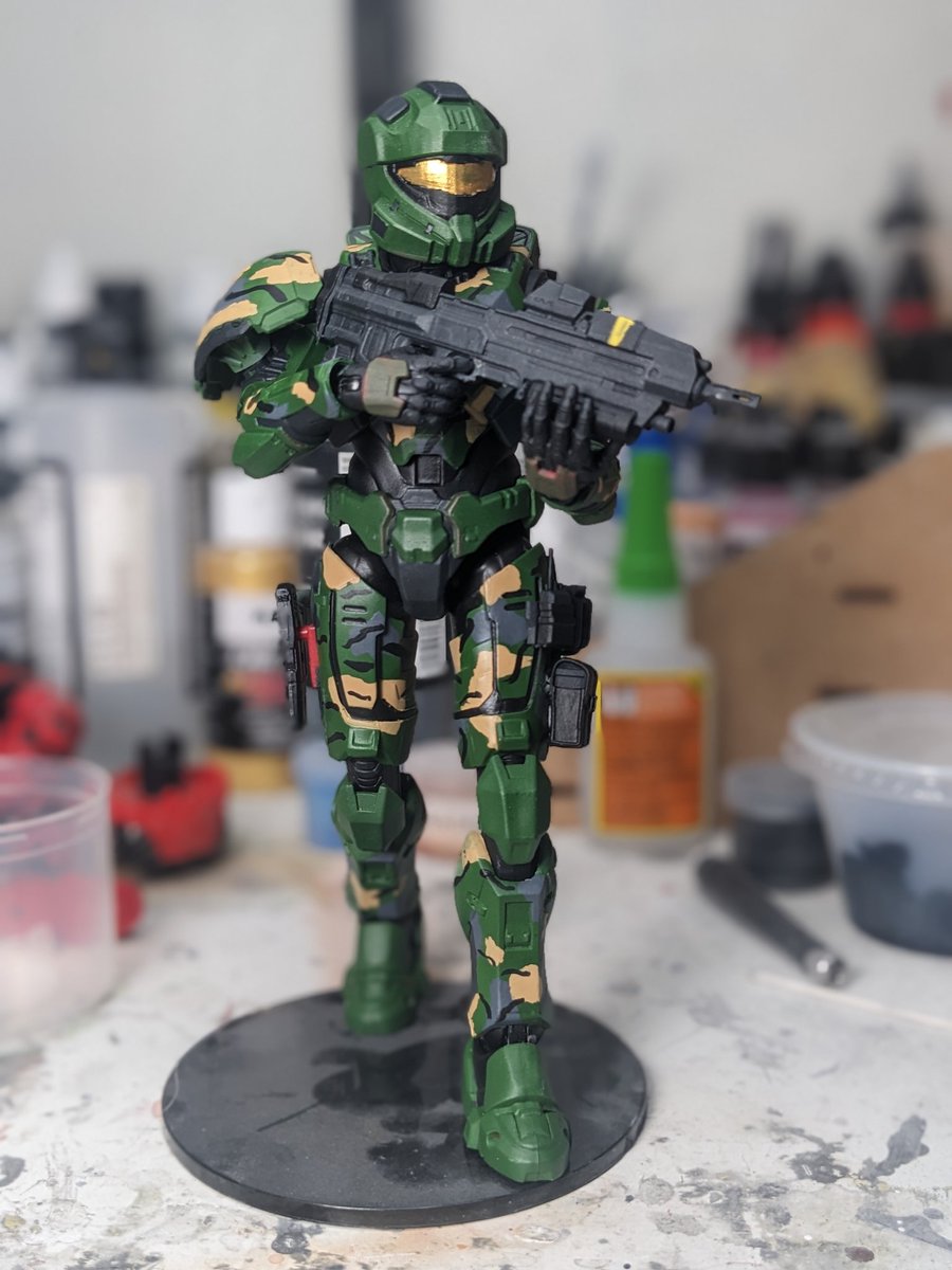 HOIDA247's tweet photo. Finished another figure for someone on Etsy. Also Happy Thanksgiving everyone. Hoped everyone had a good one.

#halo #HaloSpotlight #halocustom #halofigures #halofigures #halocustomfigures #halospartancollection https://t.co/KvwE6Yrax0