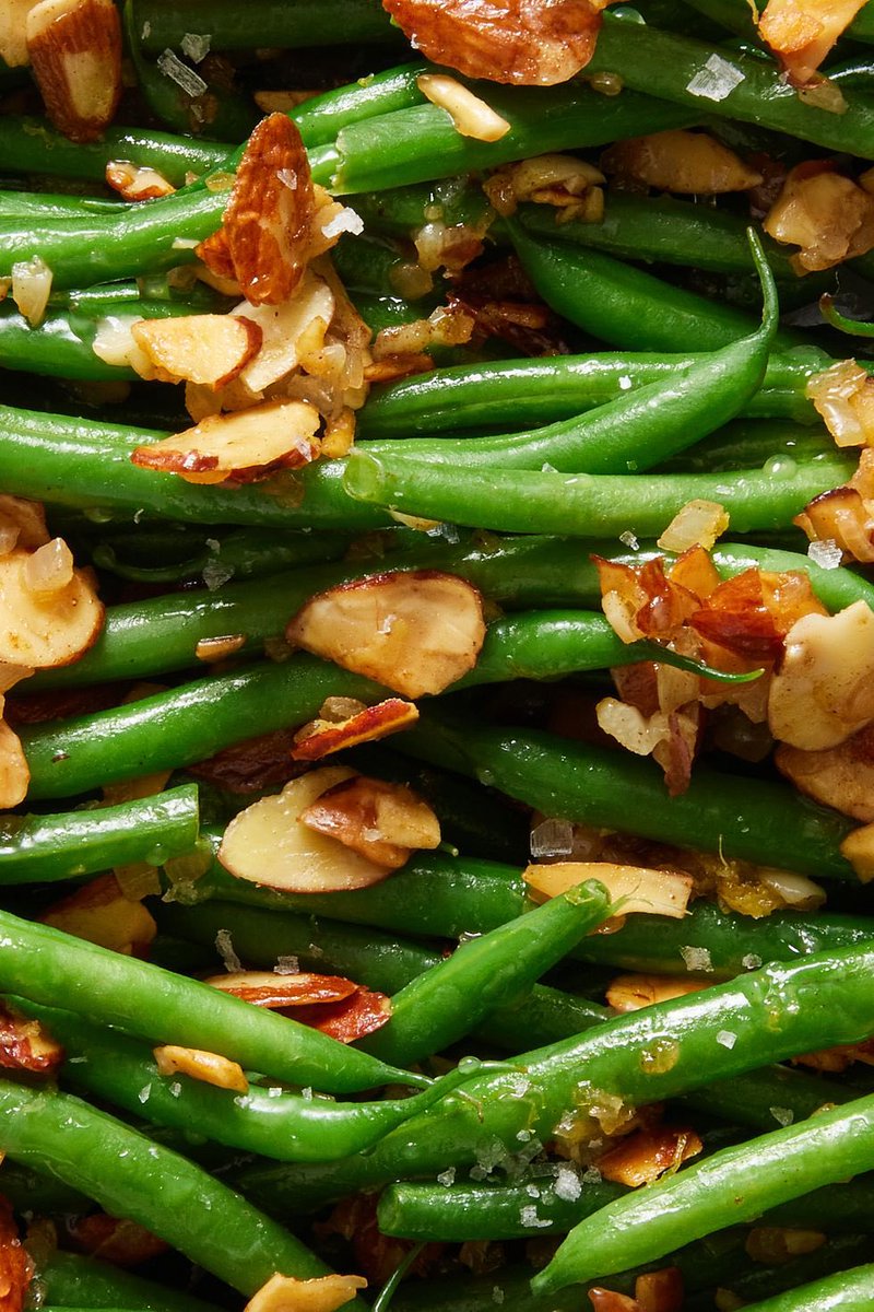 lnebriating's tweet photo. FRIENDSGIVING HAS OFFICIALLY STARTED! :3 

IF YOU BROUGHT SOMETHING SEND A PIC AND LET ME KNOW SO I CAN ADD IT TO THE THREAD BELOW! 👇

I’M BRINGING DRESSING, GREEN BEANS, HAM &amp; PECAN PIE! https://t.co/e9QbgOzFVR