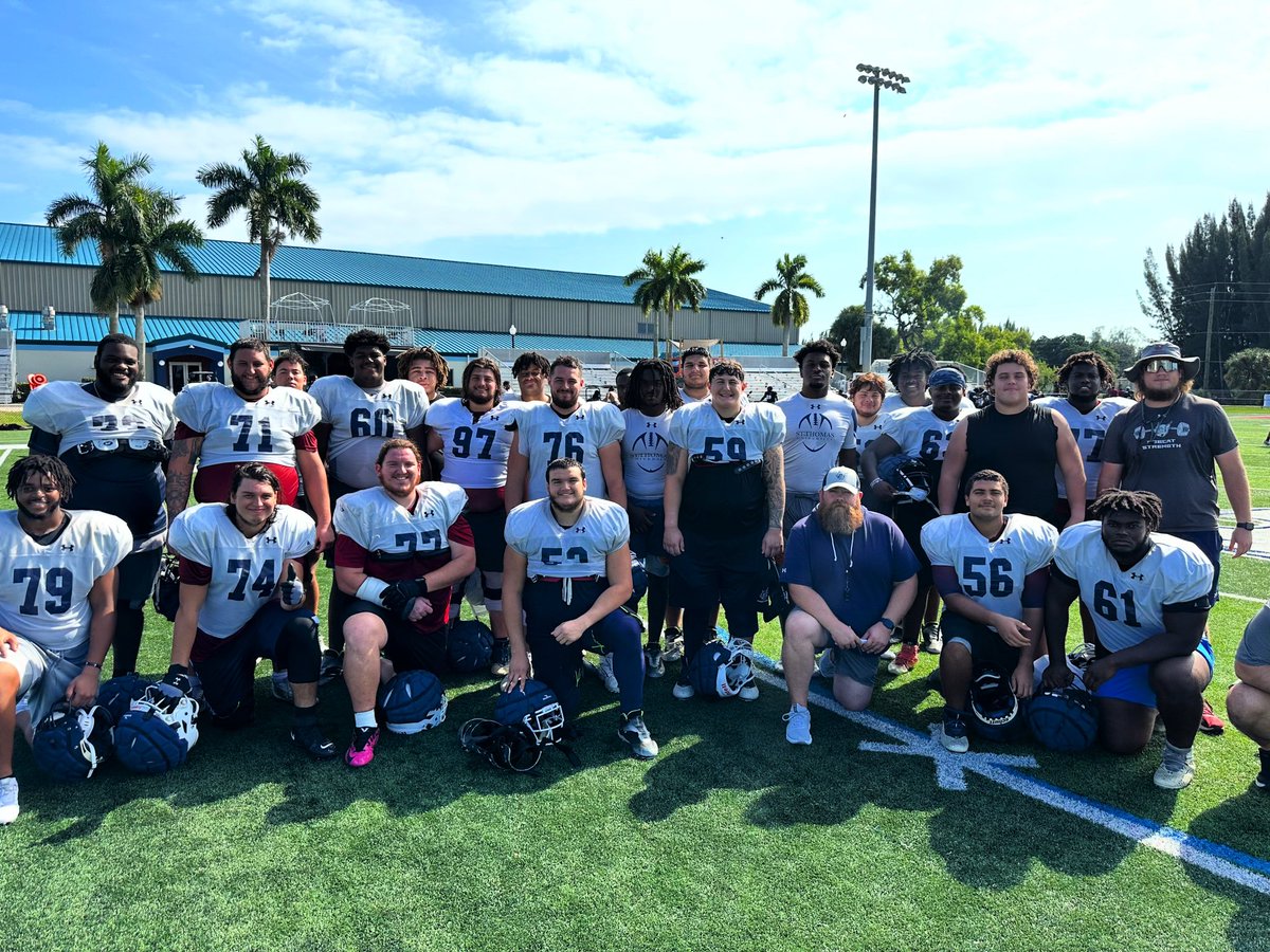 CoachT_CMU's tweet photo. Nothing better than the opportunity to practice on Thanksgiving - thankful to have another week with these guys #HogLuv #OLinePride #Playoffs 🐗❤️ 🛠🧰 https://t.co/XZvFrlBnFg