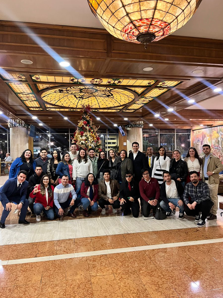 alvarezhuencho's tweet image. Comenzamos con el cronograma de la reunión del Comité Americano de @IUSY_Global en Bogotá. A este espacio han concurrido más de 20 delegaciones de diferentes países del continente 🌹