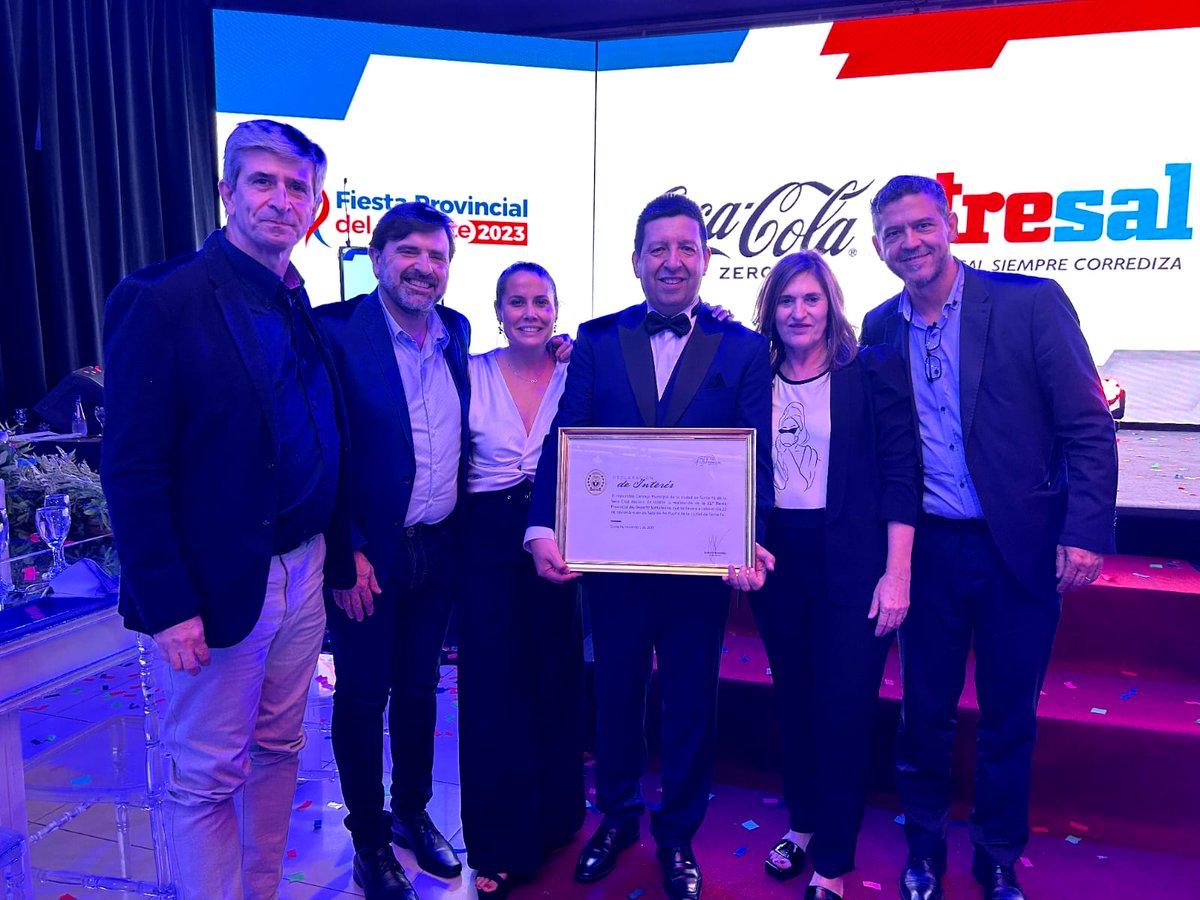 Santa Fe vivió otra Fiesta del Deporte!!
El mayor evento de la Provincia donde se reconoce el esfuerzo y los logros de decenas de deportistas en todas las disciplinas. 
Gracias a los dos Fabián y Darío por la invitación y felicitaciones por 30 años de trabajo continuado!!!