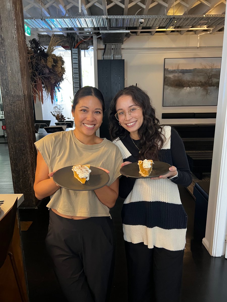 MammothDotTech's tweet image. Happy Thanksgiving Y&apos;ALL!   🇺🇸  The American Mammoths putting the attitude in gratitude 😉