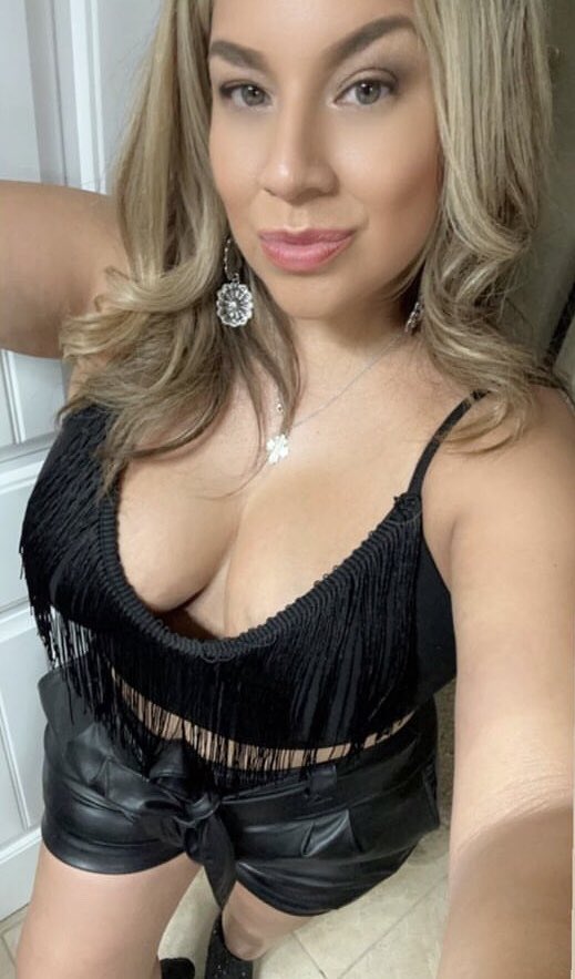 Happy #Thanksgiving , really great to have a wonderful dinner with neighbors and mean landlady 😂
#twittermemes #twitterposts #tweets #twitterthreadstorytime #twittertweets #twitterhumor #twitterpost #girlfriend #relationships #engineering #stepsis #lovebox #men #women #gender