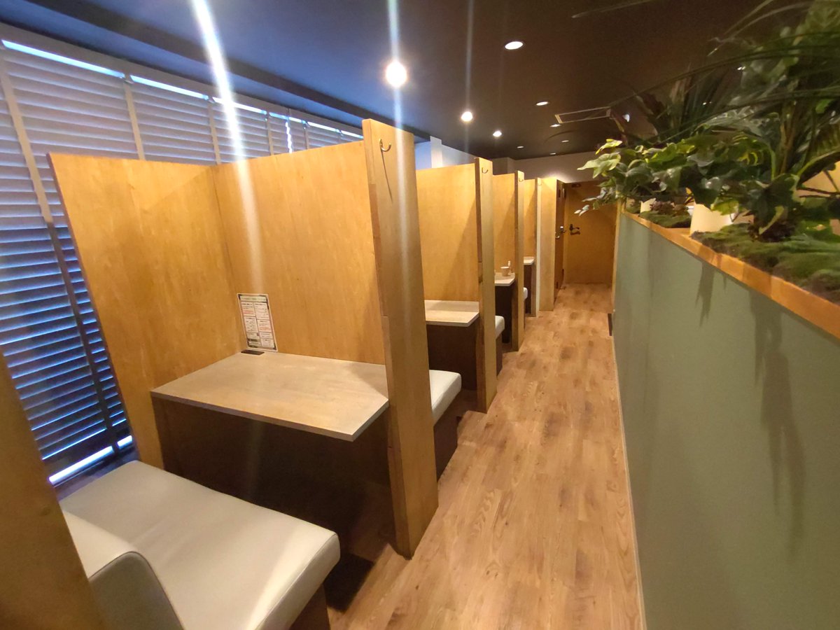 m_rifle_captain's tweet photo. 横浜市金沢区能見台にある「A-lounge」へ
突撃！隣のコワーキング(*￣0￣)/!!

遮蔽のきいている半個室は作業しやすい！

https://t.co/5yY7X96Pym

#コワーキングスペース
#suup https://t.co/8ZLYYgnA7F