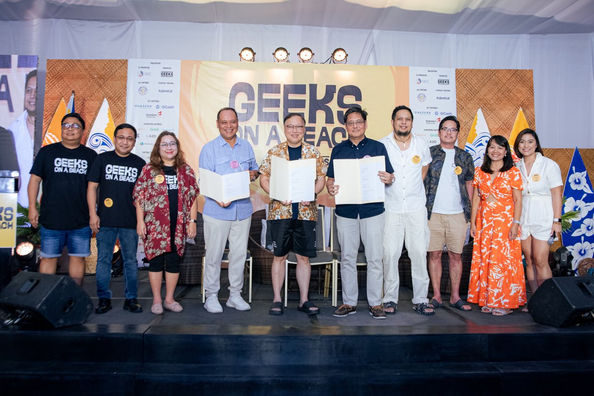 TekkiePinas's tweet image. Thriving ecosystems! 🚀 The Department of Information and Communications Technology (DICT) highlights the vibrant growth of the Philippine startup scene. 🌐✨ #Startups #Innovation #PhilippinesTech #GOAB2023 

Read the news! 
tinyurl.com/2ux96sax