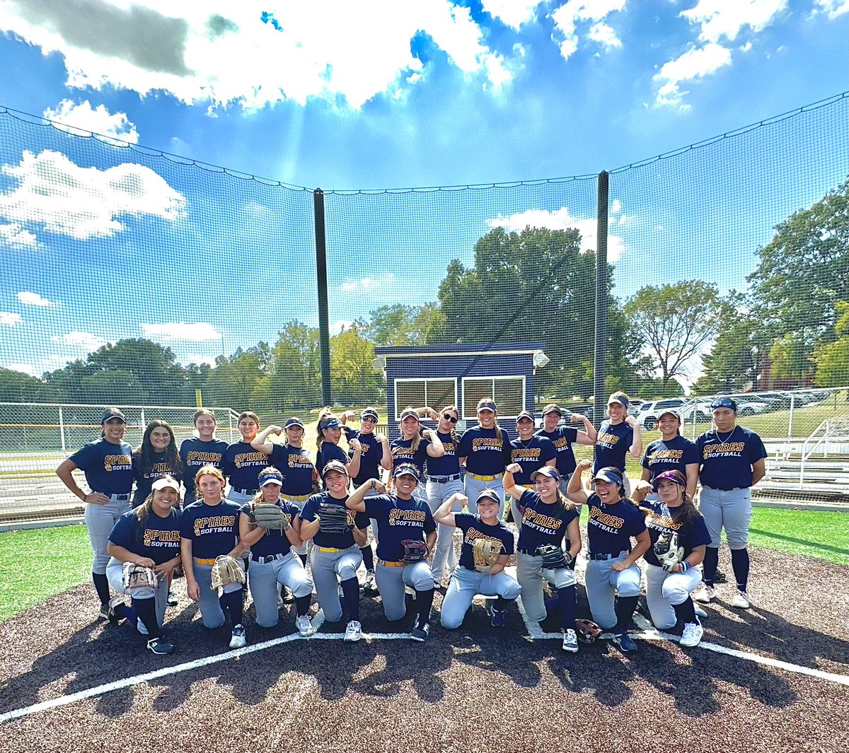 USMSoftball's tweet photo. HAPPY THANKSGIVING, from our family to yours! 🦃 We are so thankful for all of your support. 🙌🏼 https://t.co/T5HfHPMrb8