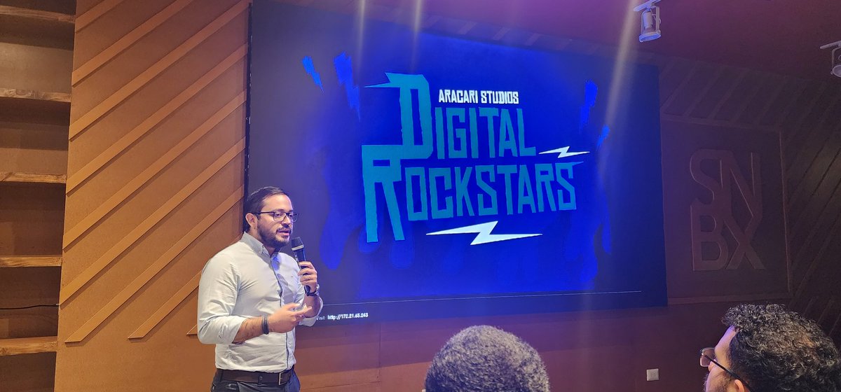 OwitOx's tweet photo. Bichos, hoy vine al #AfterOffice de #AracariStudios, #SmellsLikeTechSpirit para conocer de su programa #DigitalRockstars.
Fact: Nuestra nueva plataforma de inventarios en @smartpetsv está desarrollada por estos bichos, @RubenMiranda2, @rodromoran y su equipo en #AracariStudios. https://t.co/ArBkgBLzVg