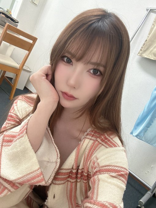 おはよ！  今日はジューシーハニーさんのトレカ撮影☺ https://t.co/MzPj0SOGl5