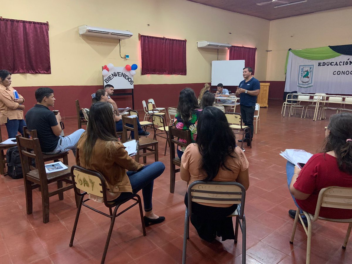 ✨️Nos sumergimos en un diálogo profundo sobre la legislación que guía nuestra labor docente. En este tapiz educativo, cada hilo lo tejemos juntos, resaltando el rol esencial de los educadores. 📄📚