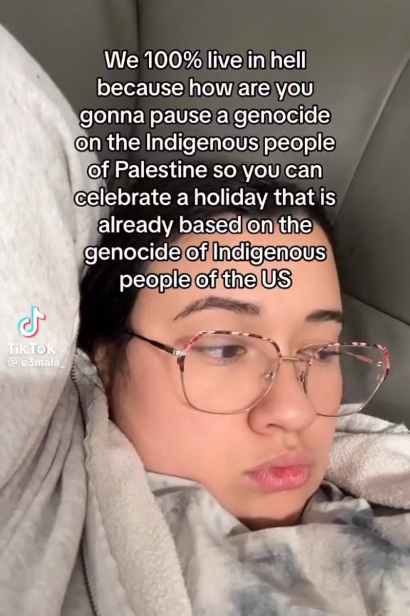 wagonburnerart's tweet photo. This girl used my tweet word for word and I can’t stop laughing at the irony of stealing a tweet from an Indigenous person and posting it as their own ON THANKSGIVING lmao https://t.co/pVZCFk9rno