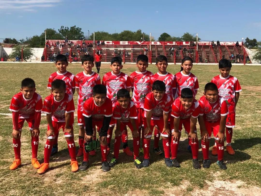 CSDJUoficial's tweet photo. 👏🏆 Clasificados a Semifinales de #LFNCH
#Cat2013
#Cat2015
#Cat2012 https://t.co/DPtZBH8VSz