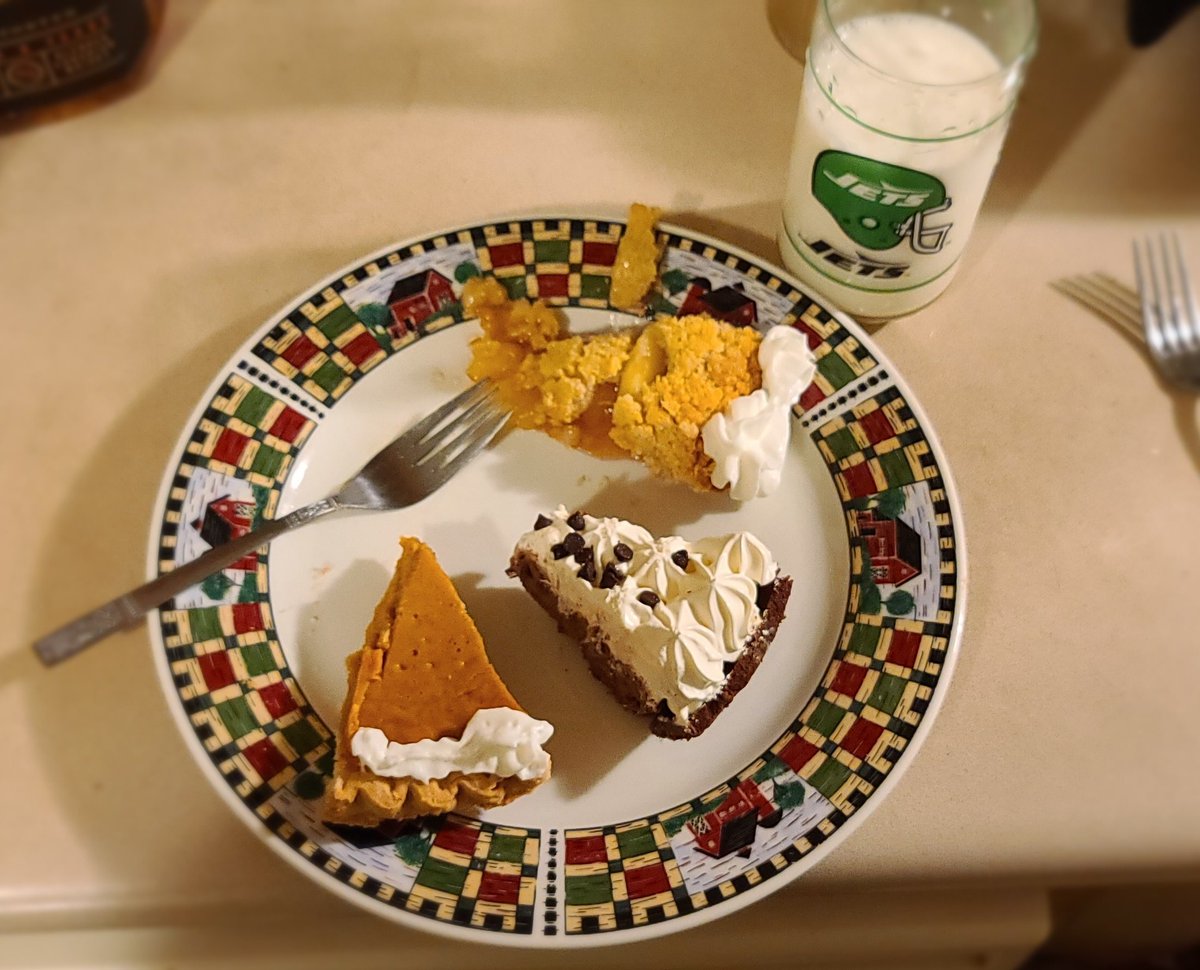 Thanksgiving Meal and Thanksgiving Desert....  Along w/ Family and Football. 🏈  😋  🍗  🥮

#Thanksgiving
#ThanksgivingVibes
#HappyThanksgiving  🦃