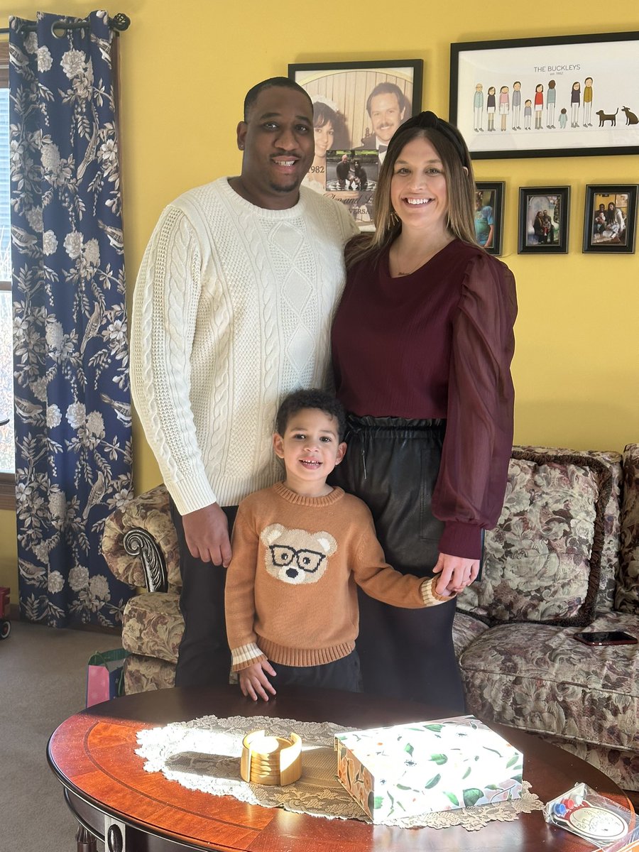 MsBuckley4's tweet photo. Super thankful for my family 🤎🦃 https://t.co/PdVBUD69me