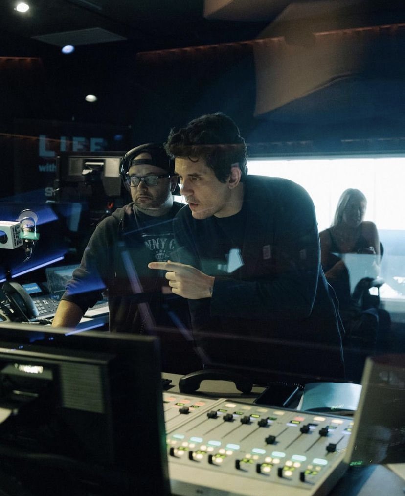 JMFrenchBlog's tweet photo. Lancement de « Life With John Mayer » sur SiriusXM ! 
Le récap, l’audio complet, les liens de téléchargements, la playlist complète des 6h de live de John sont en ligne sur le blog ! @JohnMayer 

https://t.co/sdTNirK1E1

#LIFEwithJohnMayer #SiriusXM
#SiriusXMJMUSA
#2023JMUSA https://t.co/K08DqXgQwF