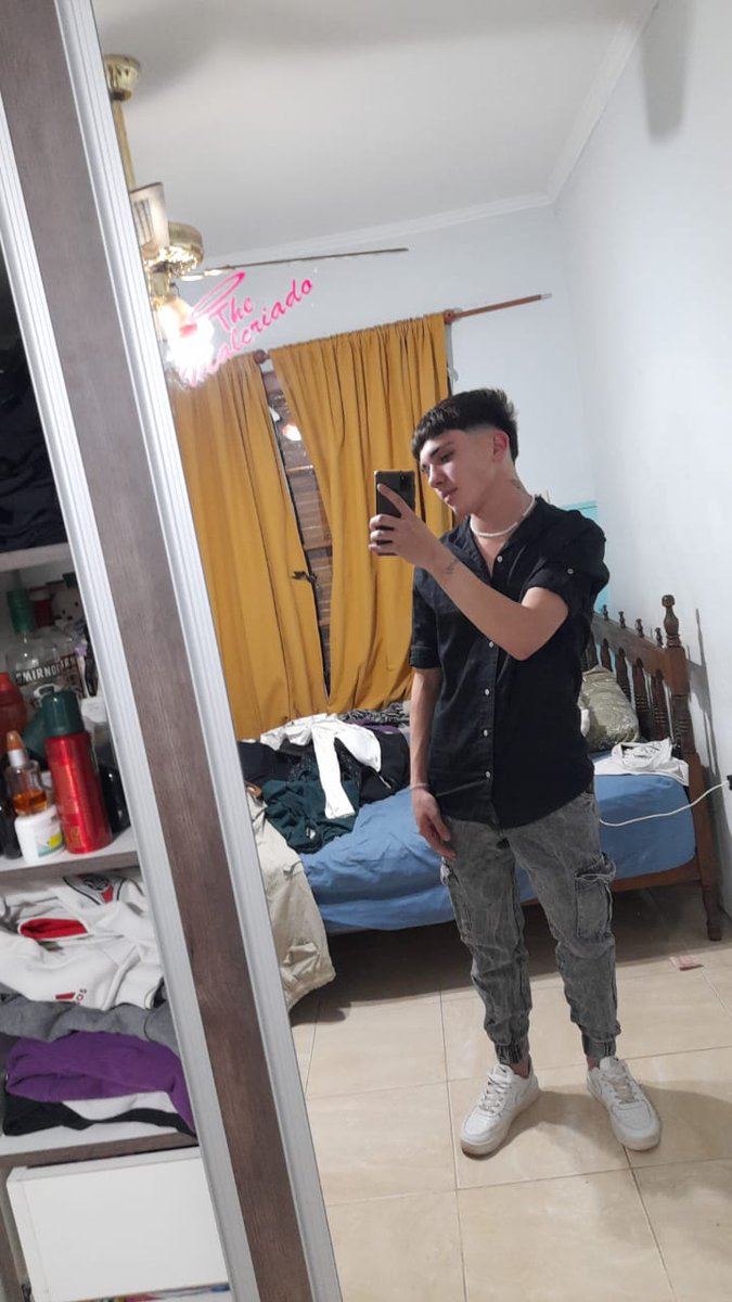Y antes q se terminé el día también lo voy a presumir x acá xq no puede ser tan lindo la puta madre feliz 18 hijo te amo y me hagarran cosquillitas en la panza feliz feliz cumple mi 👑