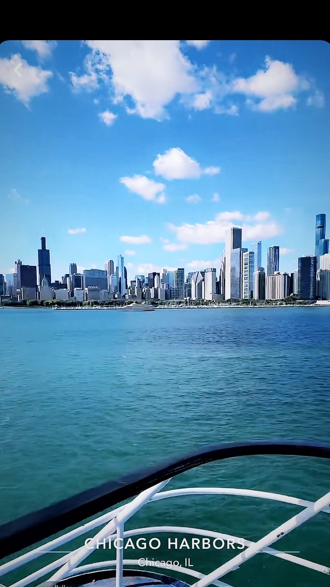 BenButler2's tweet photo. Home for the Holidays 🦃 #Chicago https://t.co/BnO4SeZGj0