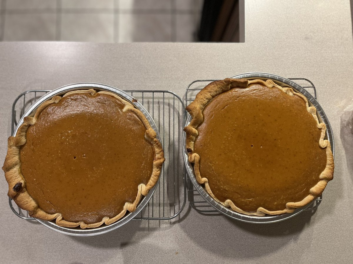 Adelaidesa_fun's tweet photo. These are my famous pumpkin pies that I make every Thanksgiving and Christmas holiday, ever since my grandmother passed away. (It was her recipe originally.) 

I hope you’re all having a wonderful Thanksgiving! 🥰♥️ https://t.co/IeDNF3Muug