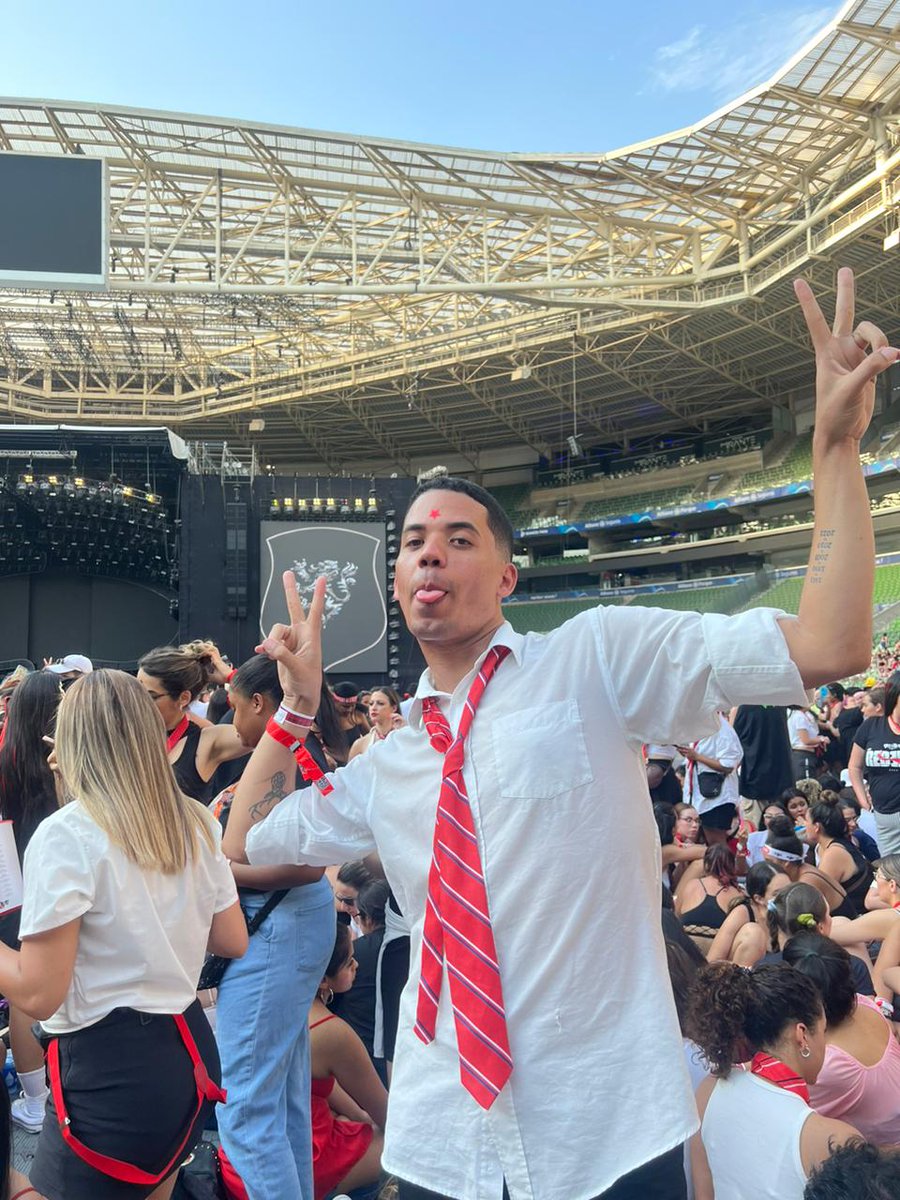 teodosiorr's tweet photo. VOCÊ NO SHOW DO RBD 🥹❤️ https://t.co/bZ2A1lU9g2