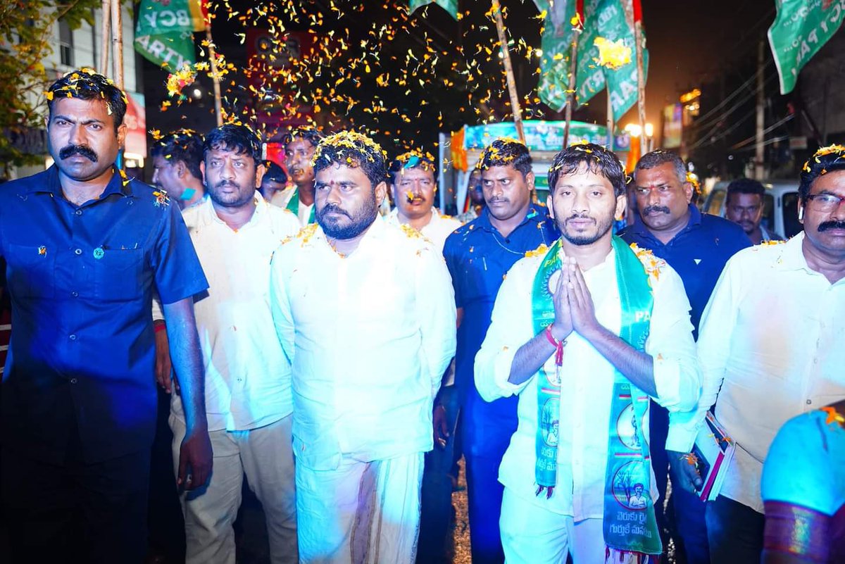 BCYParty4People's tweet photo. తెలంగాణా ఎన్నికల ప్రచారంలో దూసుకెళ్తున్న బీసీవై పార్టీ..(1/2)

#BCYParty
#BharathaChaitanyaYuvajanaParty
#BCYNews
#RCYBCY
#VoteForBCY
#BCYForPeople https://t.co/MOjRCpAe8M