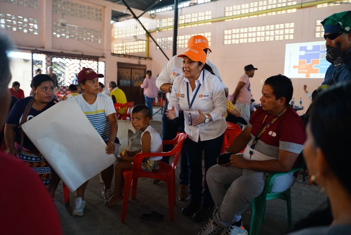 JairoToquica's tweet photo. @GralJuvenalDiaz @GralJuvenalDiaz en Puerto Wilches se construirá el puente  vehícular sobre el río Sogamoso proyecto priorizado dentro d la concesión férrea Chiriguana - La Dorada. A @ANI_Colombia agradecemos la voluntad de hacerlo posible gracias al llamado de la comunidad y las alcaldías🧵👇🏽 https://t.co/xzh8KfwvWV