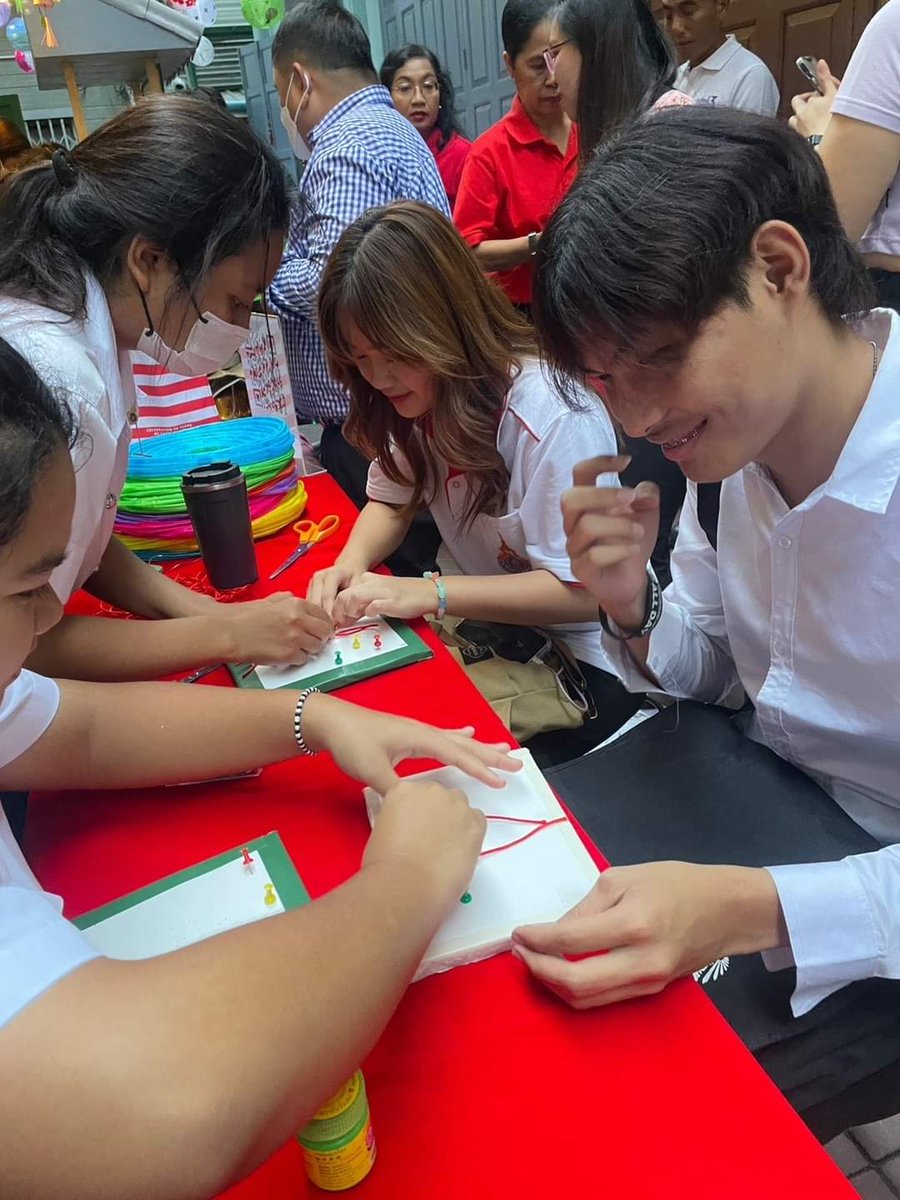 Rmutr_BAC's tweet photo. ในวันศุกร์ที่ ๒๙ กันยายน ๒๕๖๖  สาขาวิชาบริหารธุรกิจ(หลักสูตรภาษาจีน) คณะบริหารธุรกิจ บพิตรพิมุข จักรวรรดิ นำนักศึกษาเข้าร่วมกิจกรรมงานเทศกาลไหว้พระจันทร์ "ไป๊ เหง่วย เนี้ย ไหว้พระจันทร์" จัดโดย ชุมชนจักรวรรดิสัมพันธ์และภาคีเครือข่าย ณ ชุมชนจักรวรรดิสัมพันธ์ คลองโอ่งอ่าง https://t.co/xOXhHP382K
