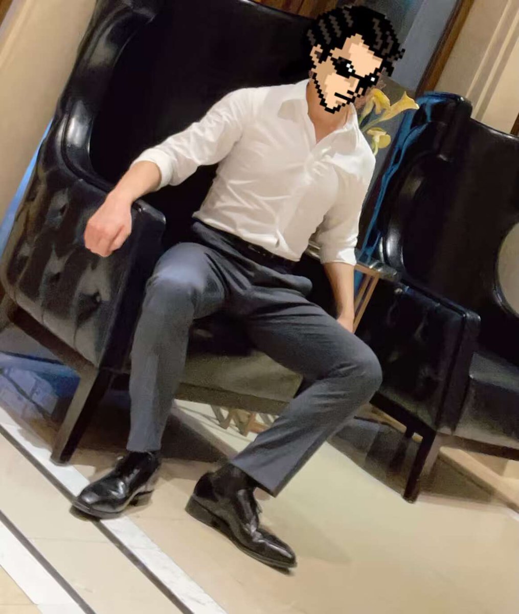 boyXOboy's tweet photo. 买车的直男弟弟，很好玩。 https://t.co/dQzRbwgYHk