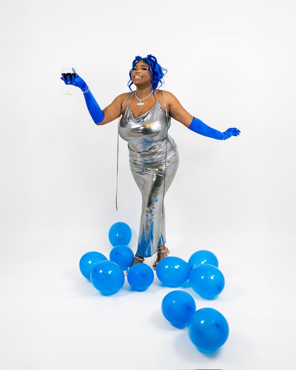 ResolveVision's tweet photo. 🎂 Envie d’un #anniversaire original ? Offrez-vous une #séance #photo dans notre #studio ! 📸 😊 Ambiance conviviale et pro, forfaits sur mesure, photos de qualité. 🙌 💰 Contactez-nous en DM pour réserver ! 📩 #anniversaire #fete #cadeau #souvenir #birthday #instabirthday https://t.co/MhWOSl6o7R