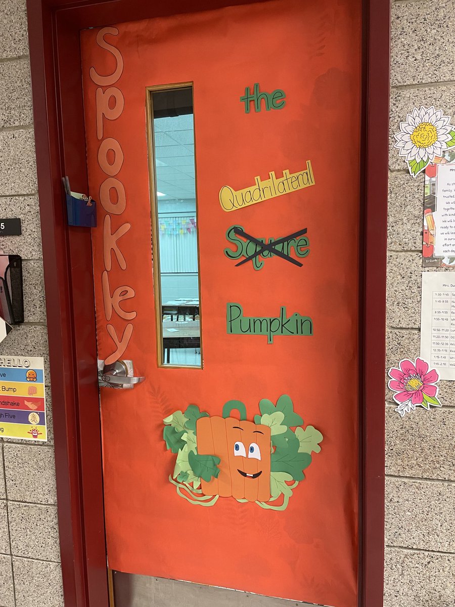 Amy_Duncan13's tweet photo. It’s always fun connecting literacy and math especially when we can share the story and a torn paper pumpkin craft with Mrs. Lachel’s class @HeartlandES! That’s what makes #HCSStrongerTogether! https://t.co/Y5MyJhY4Kl