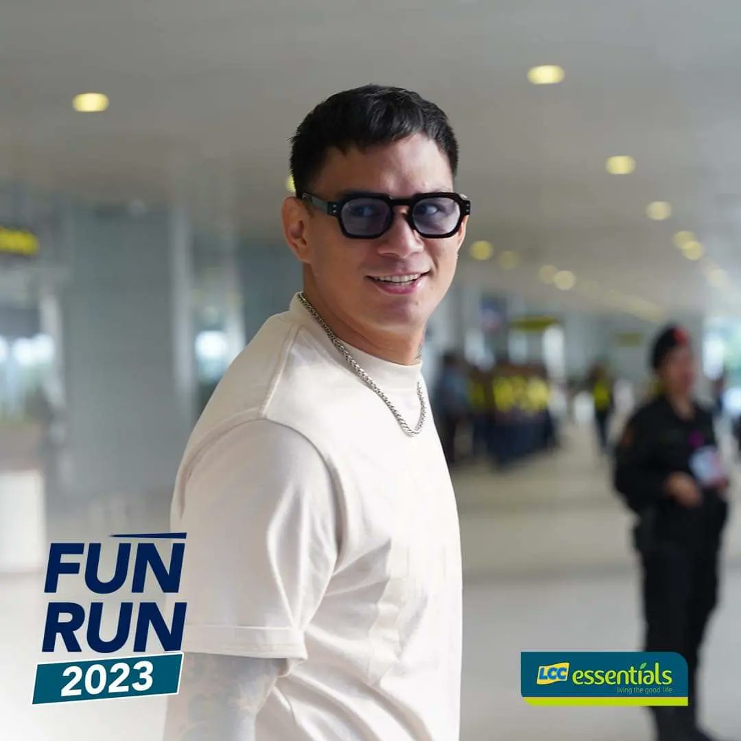 LCCdeptstore's tweet photo. ZEUS COLLINS IN DA HOUSE! 🌋 

Zeus Collins has touched down at Bicol International Airport this morning, gearing up for LCC Essentials Fun Run 2023! 

Join us later at LCC Mall Quezon Avenue. Registration starts at 2 PM! See you there, Mga Ka-LCC!

#LCCEssentialsFunRun2023 https://t.co/Gt38vUmwKR