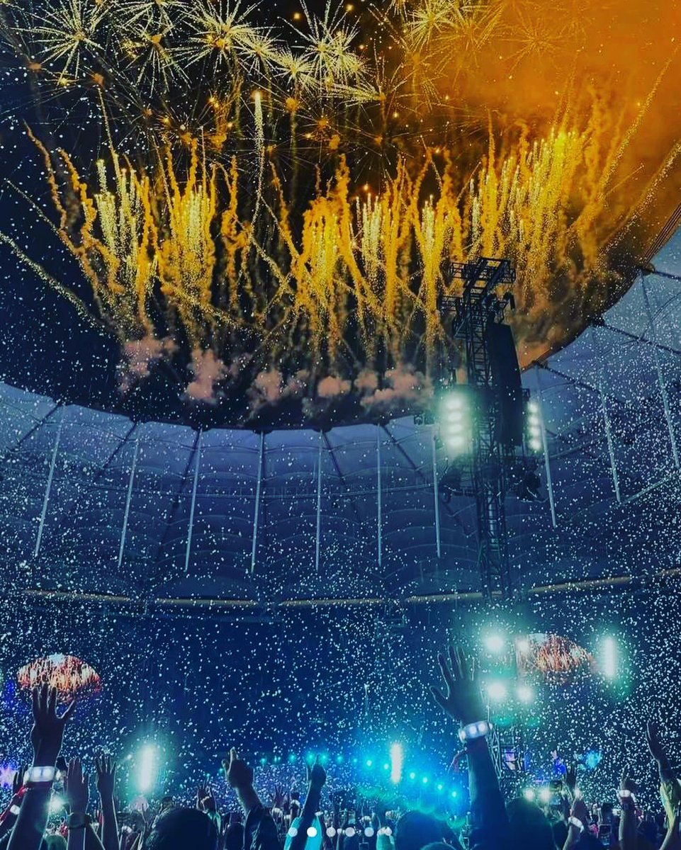 cnotts's tweet photo. How do we even move on from this?
#concertwithdrawals #ColdplayKualaLumpur @ColdplayMsia @coldplay https://t.co/cmjM3Xa65A