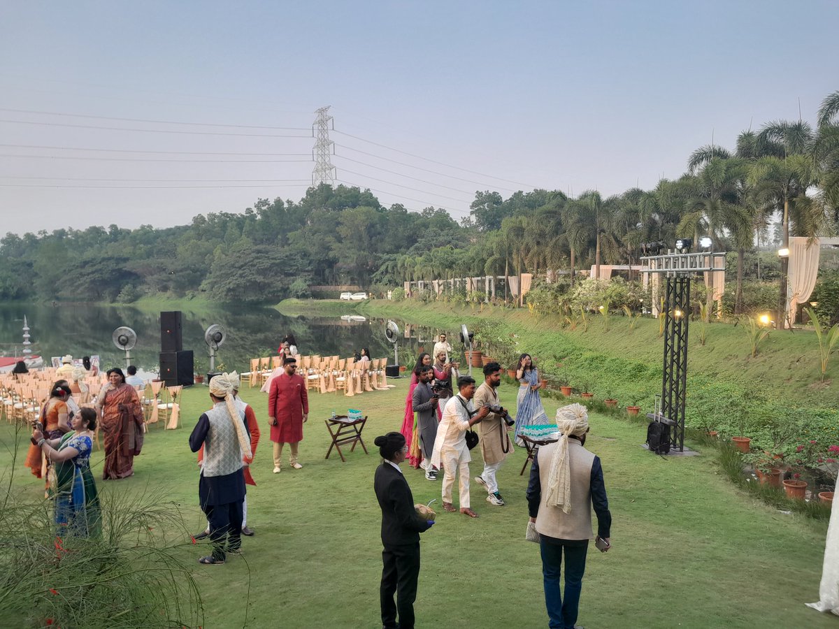 Oleander_saltt's tweet photo. Arrange your grand wedding event #Oleanderfarmsresort..For any kind of event 📞 me @7028727987
Best place for #Destination #Intimate #Wedding #Corporate #Offsite #Staycation #Party #SpecialEvents #Leisure 
#resort #hotel #Mumbai #Indian #Asian #Continental #Labanese  #Foodie https://t.co/60TL1sfuRX
