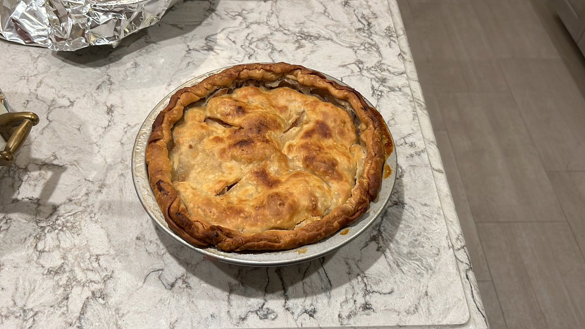 CleverCase's tweet image. This year’s apple pie for #thanksgiving2023 

May your day be free of strife and full of leftovers!