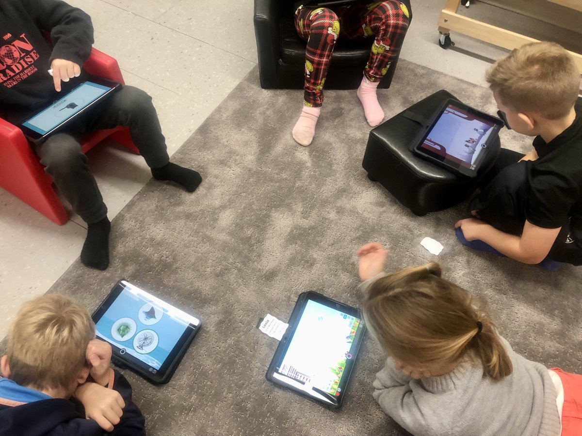 Grade 1s ⁦@StPatLucan⁩ immersed in literacy activities with Lexia and iPads. Taking reading skills to the next level. ⁦@LDCSB⁩ ⁦@gabe_pizzuti⁩ #readingrevolution #SOschoolvisits