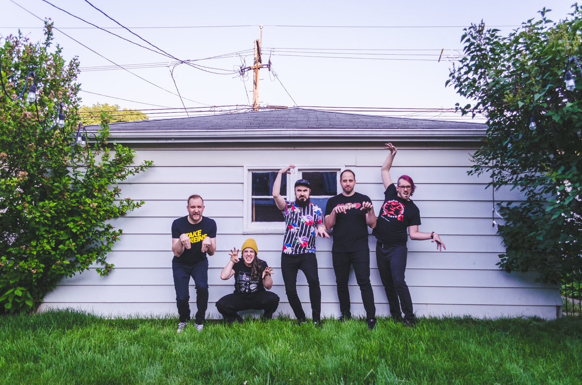 🦃 Happy Thanksgiving, we’re thankful for you. Here’s a photo of us being dinosaurs. As a treat. 🦖🦕🍗💕