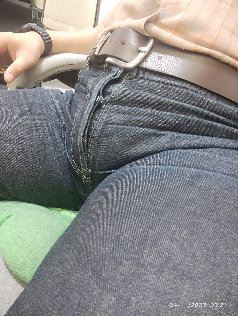 Hackchubby1's tweet photo. ที่ทำงานมองตามทุกคน​ งงจัง https://t.co/3qbbR1NgaZ