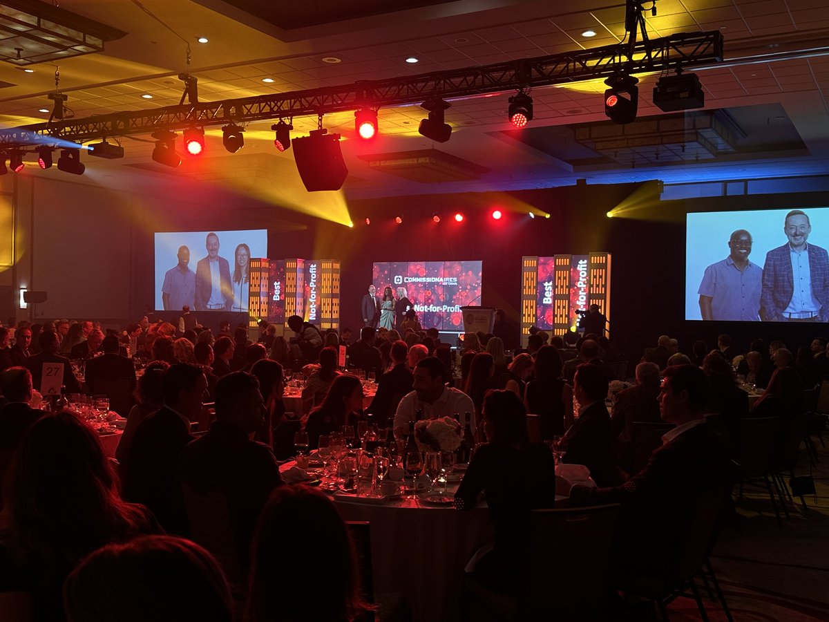 ottawabot's tweet photo. The #OttBOBS Best Business Award celebrates resilience, community involvement, and more! Congratulations to the 2023 Best Businesses:
🎉 Amsted Design-Build
🎉 @CalianGroup
🎉 @TryCycleData

@obj_news @Telfer_uOttawa @KPMGCanada https://t.co/01vntD2SFB
