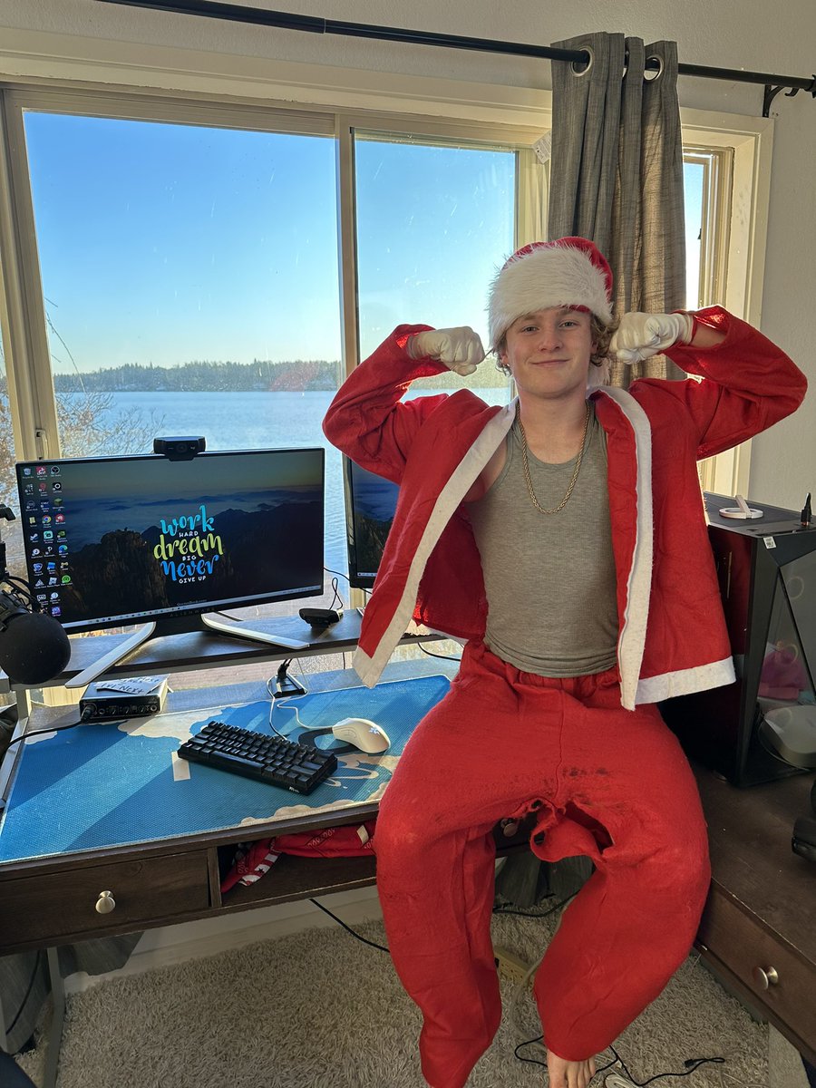 NathanSnacks's tweet photo. LETS GOOOO! The best season is here, so hyped for Christmas season and have been super blessed lately. been working hard and most importantly been working on my relationship with Jesus and Growing with his word. Jesus will change your life and has already done so much for me 🙏 https://t.co/DNCJUuNrcw