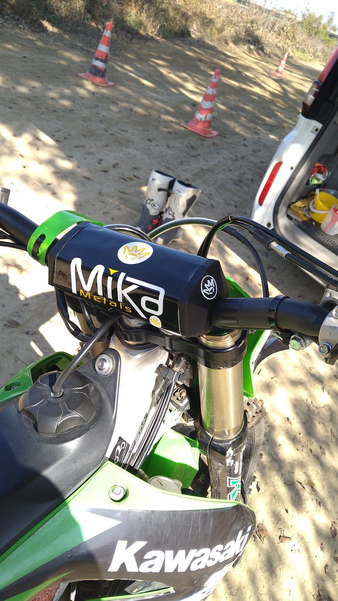 nakamoon58's tweet image. ハンドルバーを交換
#mikametals