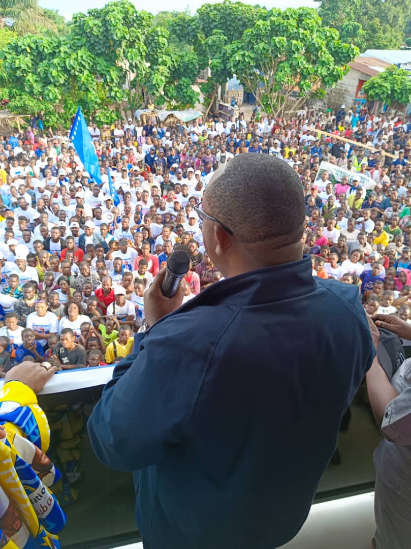 JEUDI 23 NOVEMBRE 2023 UN LANCEMENT DE CAMPAGNE DE FOLIE À MASI-MANIMBA AVEC DIDIER MAZENGA MUKANZU Le chef lieu de la Prvn du *KWILU* , était en ébullition cet après midi à l'arrivée de *S.E Didier Mazenga Mukanzu, le Ministre du Tourisme et Secrétaire général adjoint du PALU.