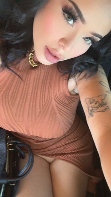 Who’s online? Happy thanksgiving ? https://t.co/kTA9dGSoW5