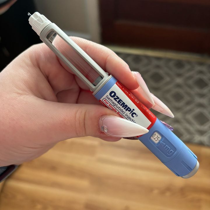 Shot week #3! I haven't seen much of a weight drop since the initial drop and have been fluctuating between 229 and 230 lbs. Hoping week 3 brings a push in the right direction! happy Thanksgiving y'all!

#ozempicweightlossjourney #ozempic #wegovy #saxenda #mounjaro #weightloss