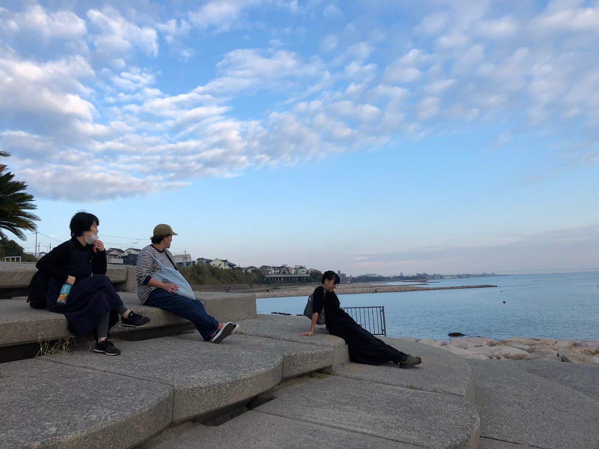shitamachikobe's tweet photo. 【新着記事 | 下町日記　おーちゃん 十一月五日（日）】
「開催前に3人の展示の題名が「ともだちのおうちゃん展」と聞いていた。え？私？？…」
長田区在住・長田を愛する主婦、お－ちゃんさんの３日間の日記が公開されました。本日が1日目です。 https://t.co/wO33AVXmLK https://t.co/ryLb7EgzJI