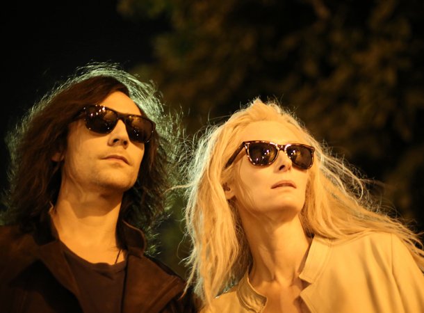 Si ves esto, tuitea un vampiro.