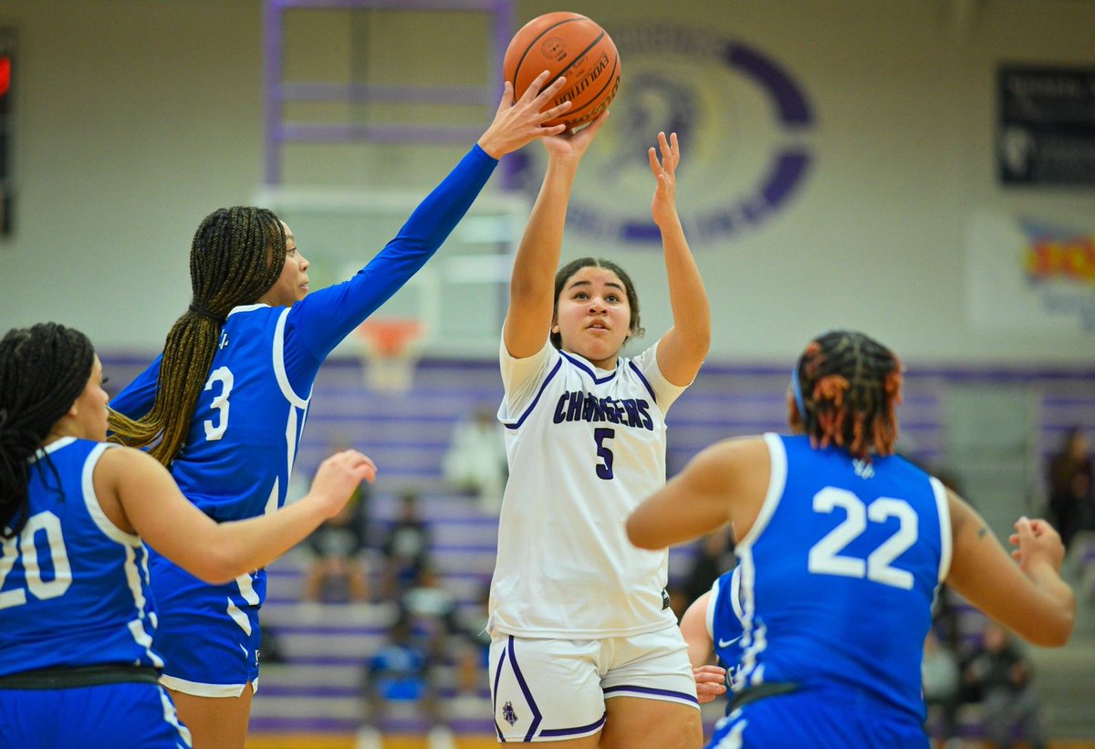 TopSports.news (@topsportsn) on Twitter photo Prep parade: Veteran coach Angie Ketterman hits ground running with <a href="/TopekaWestAthle/">TopekaWestAthletics</a> girls basketball. ...
topsports.news/news/prep-para… Prep parade: Veteran coach Angie Ketterman hits ground running with <a href="/TopekaWestAthle/">TopekaWestAthletics</a> girls basketball. ...
topsports.news/news/prep-para…