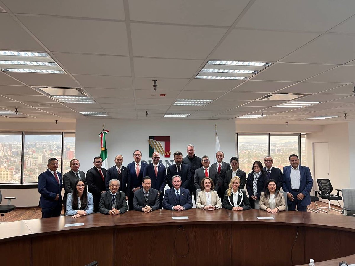 ClaaMx's tweet photo. El Presidente de #CLAA, #AgenteAduanal Lic. John Michel Willy Kolter, participó en instalación del Foro de Diálogo de Facilitación Aduanera #FODFA, presidido por el Dr. Andre Foullon Van Lissum, titular de la #ANAM. Agradecemos la invitación para participar en el FODFA @AduanasMX https://t.co/uhEcDsRilY
